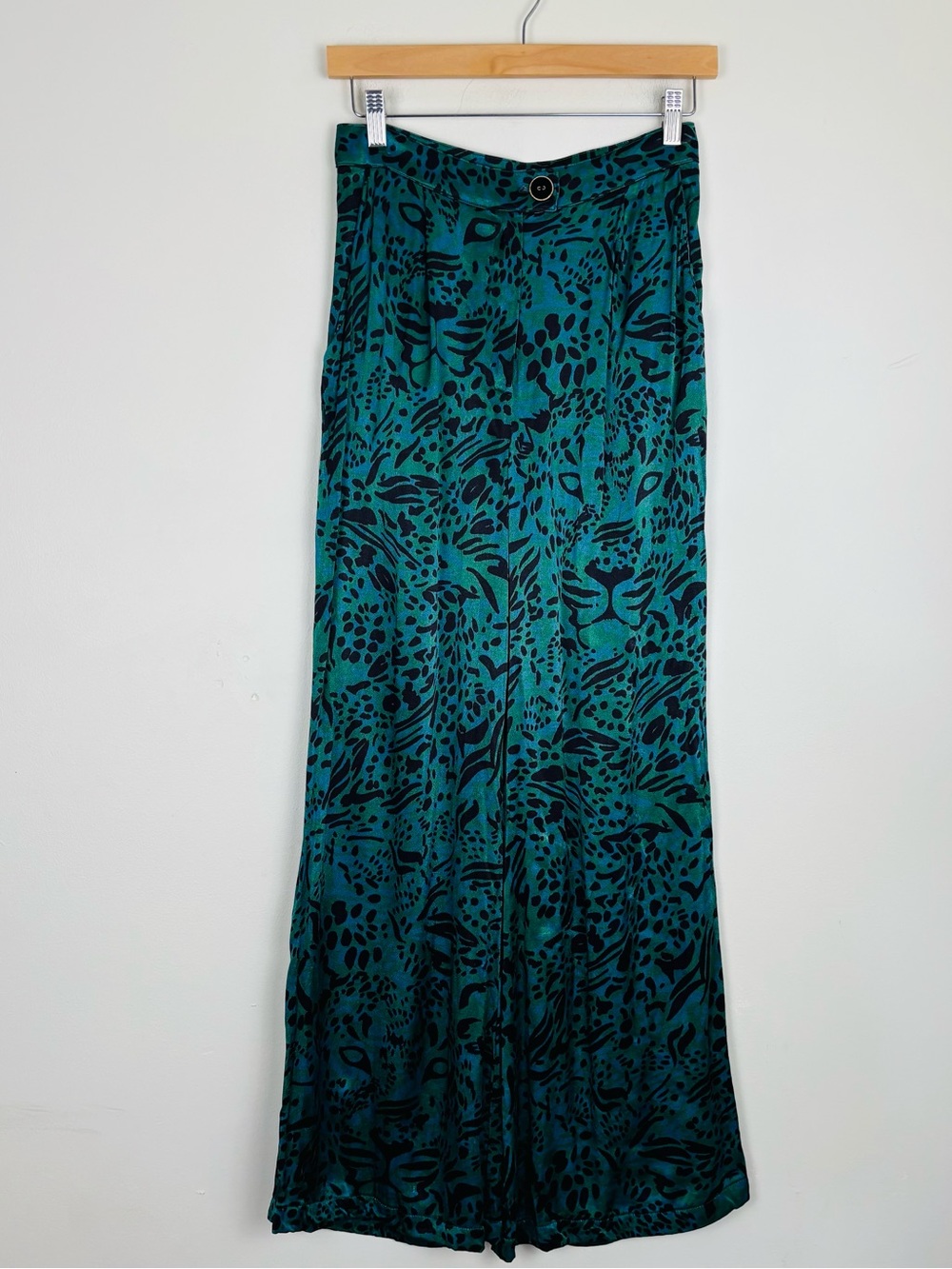 Anthropologie Corey Lynn Calter Teal Satin Jungle Print Wide Leg Pants. Small - Picture 4 of 9